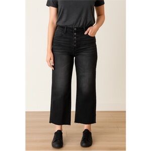 Judy Blue Black Wash Wide Crop Buttonfly Jeans Size 7/28.